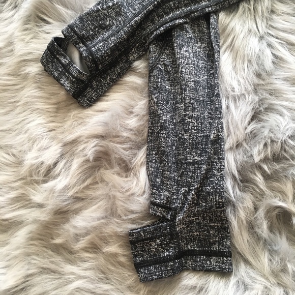 SOLD VSX Sport Knockout Stir Up Leggings - Picture 5 of 7